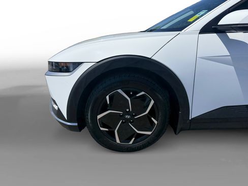 Certified 2024 Hyundai Ioniq 5 SE RWD image 9