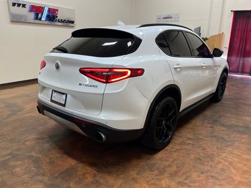 Used 2018 Alfa Romeo Stelvio Ti Sport image 9