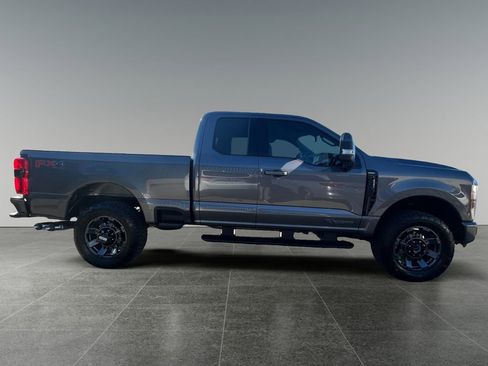 Used 2023 Ford F250 Lariat w/ Sport Appearance Package AWD/4WD image 9