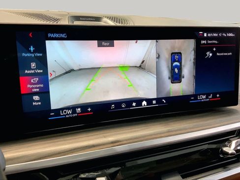 Used 2025 BMW X7 M60i AWD/4WD image 26