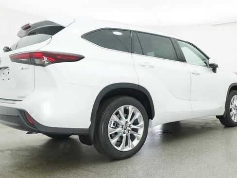 New 2026 Toyota Highlander Limited image 25