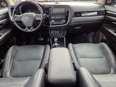 Used 2017 Mitsubishi Outlander SEL image 22