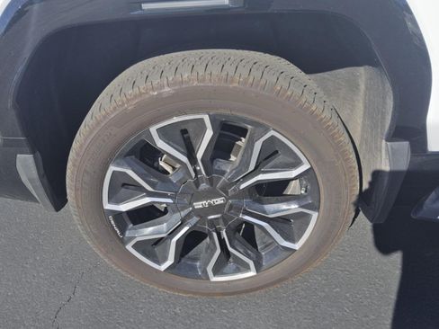 Used 2025 GMC Sierra EV Denali AWD/4WD image 24