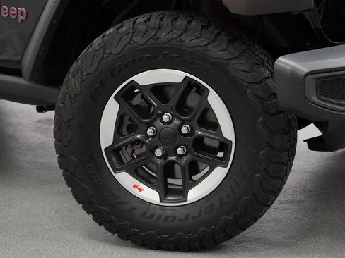 Certified 2022 Jeep Wrangler Unlimited Rubicon w/ Cold Weather Group image 4