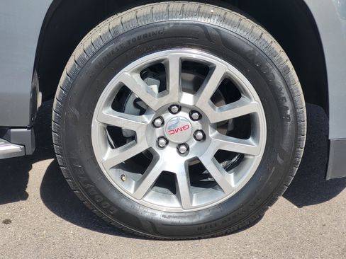 Used 2018 GMC Yukon Denali AWD/4WD image 8