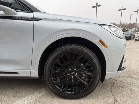 Used 2025 Lincoln Corsair Reserve w/ Jet Appearance Package image 9