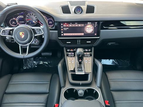 Certified 2023 Porsche Cayenne Coupe AWD/4WD image 6