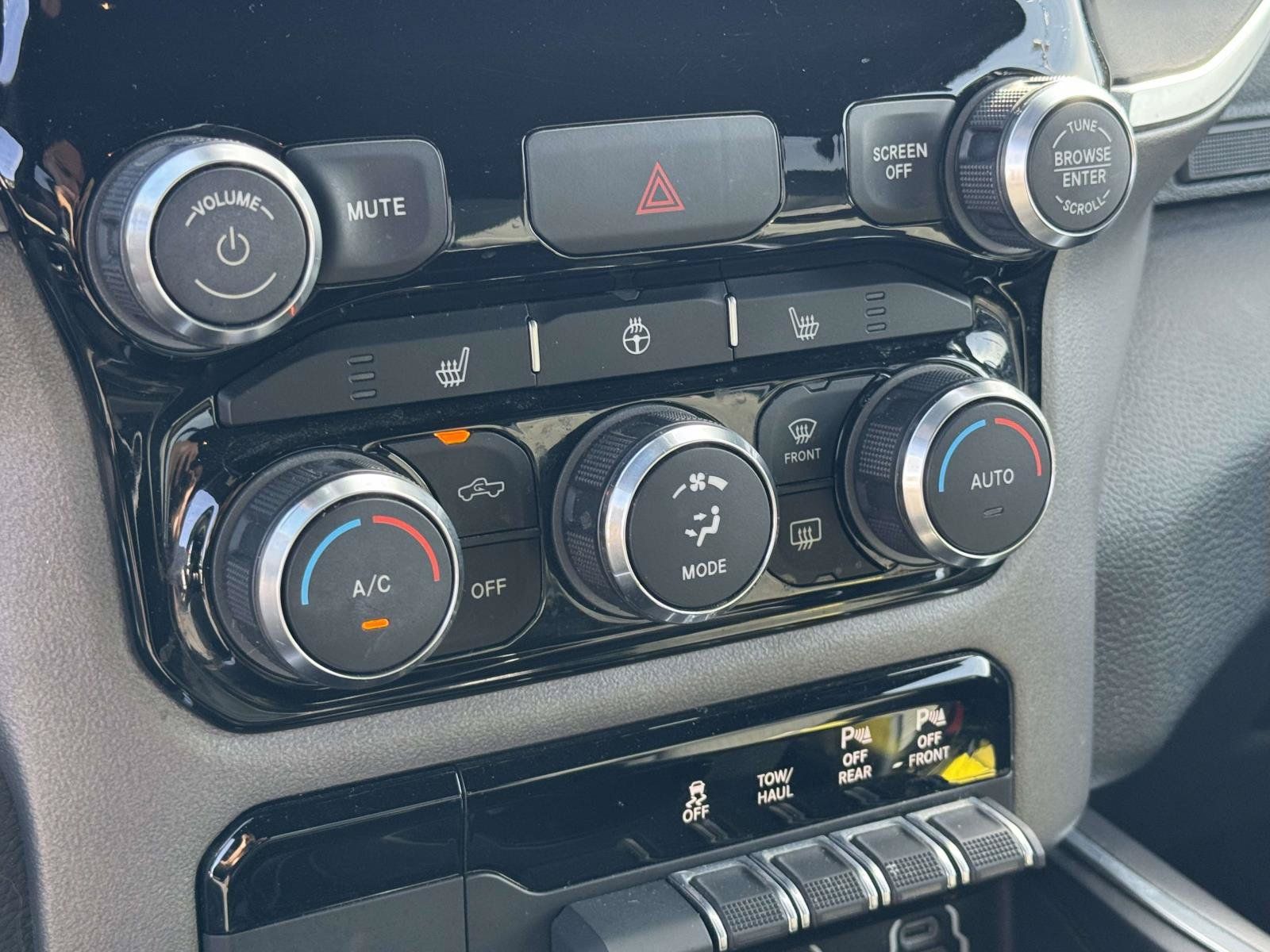 Used 2022 RAM 1500 Big Horn AWD/4WD image 33