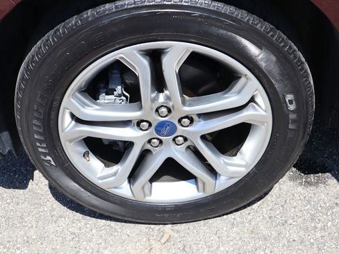 Used 2017 Ford Edge Titanium w/ Equipment Group 301A FWD image 37
