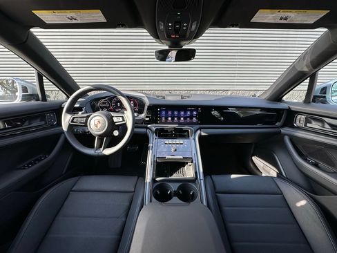 Certified 2026 Porsche Panamera w/ Premium Package RWD image 6
