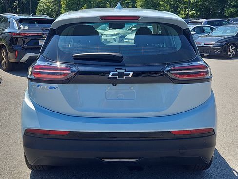 Used 2023 Chevrolet Bolt LT w/ Infotainment Package FWD image 27