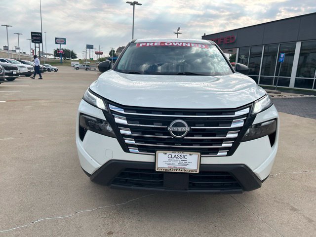 Used 2024 Nissan Rogue S AWD/4WD image 2