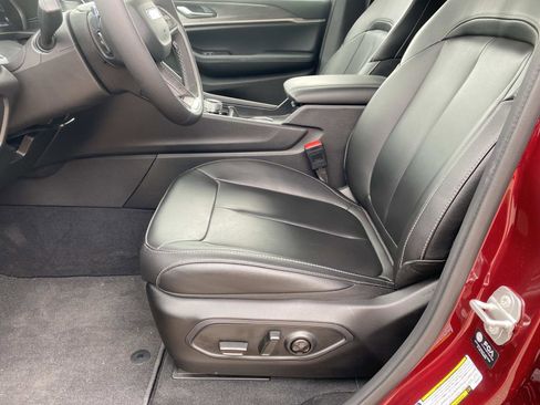 Used 2025 Jeep Grand Cherokee Limited w/ MOPAR Finishing Package RWD image 24