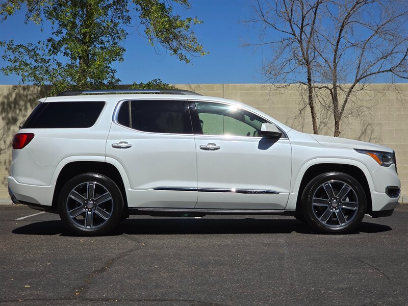 Used 2019 GMC Acadia Denali w/ Technology Package FWD image 11