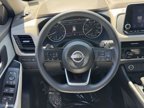 Used 2023 Nissan Rogue SV AWD/4WD image 10