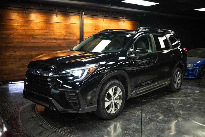 Used 2025 Subaru Ascent Premium AWD/4WD image 2