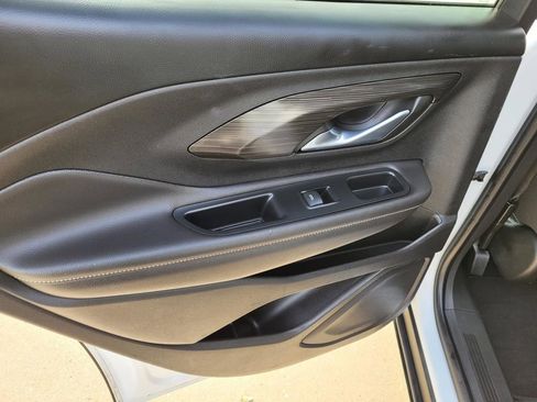 Used 2022 GMC Terrain SLE w/ Driver Convenience Package image 17