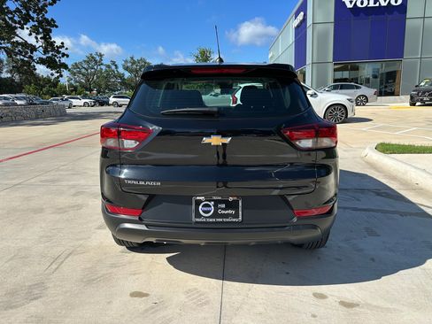 Used 2023 Chevrolet TrailBlazer LS image 5