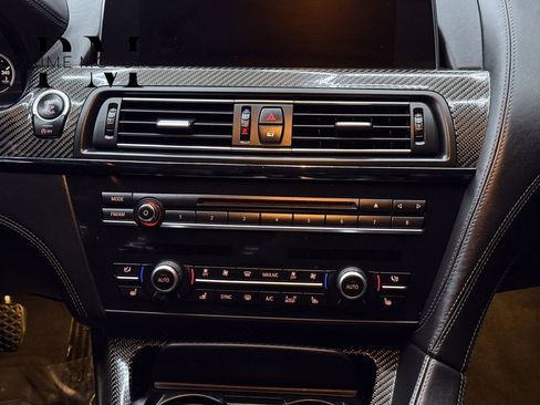 Used 2017 BMW M6 Coupe image 23