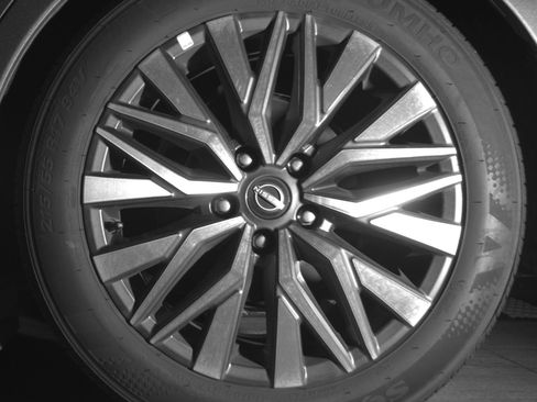 Used 2025 Nissan Altima 2.5 SV FWD image 14