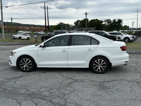 Used 2017 Volkswagen Jetta SE FWD image 5
