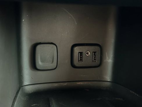 Used 2019 GMC Acadia SLT w/ Black Edition image 16