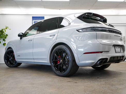 Used 2025 Porsche Cayenne GTS AWD/4WD image 29