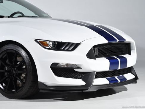 Used 2016 Ford Mustang Shelby GT350 w/ Technology Package RWD image 21