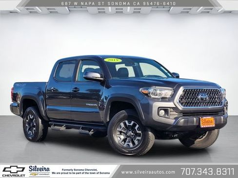 Used 2019 Toyota Tacoma TRD Off-Road AWD/4WD image 1