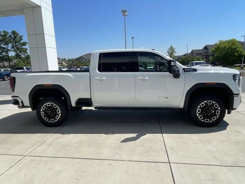 Used 2024 GMC Sierra 2500 AT4 w/ AT4 Premium Plus Package AWD/4WD image 6