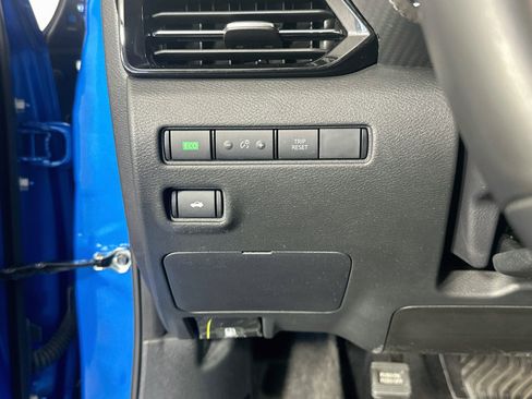 Used 2023 Nissan Sentra SR w/ SR Premium Package FWD image 16
