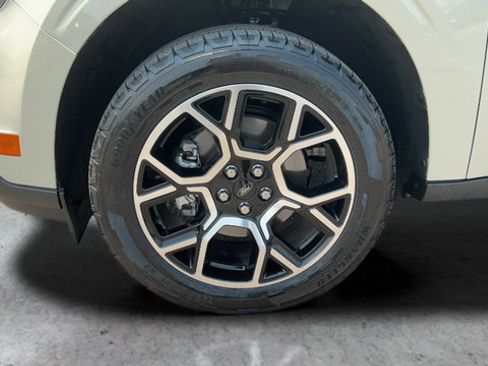 Used 2025 Ford Maverick Lariat AWD/4WD image 26