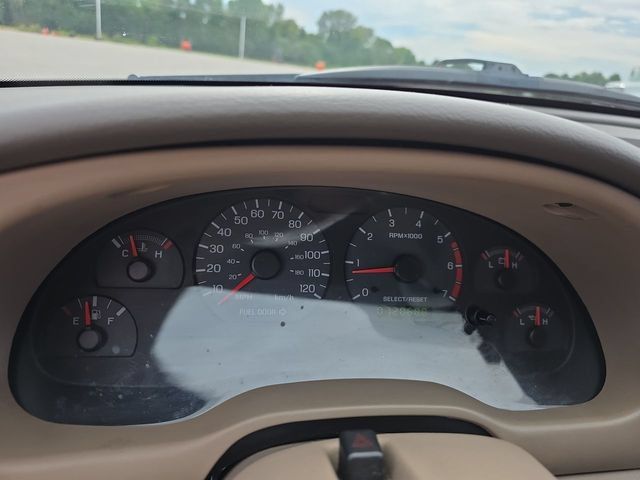 Used 2004 Ford Mustang Convertible RWD image 22