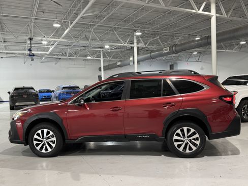 Used 2023 Subaru Outback Premium image 11