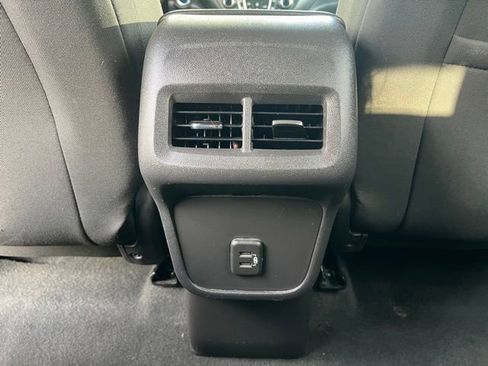Used 2022 Chevrolet Equinox LT FWD image 13