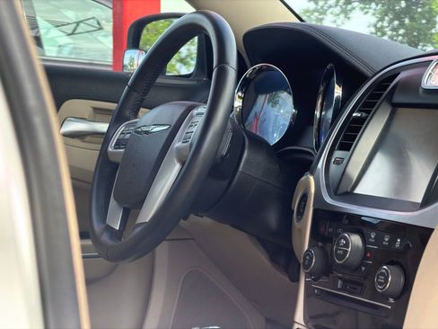 Used 2013 Chrysler 300 RWD image 43