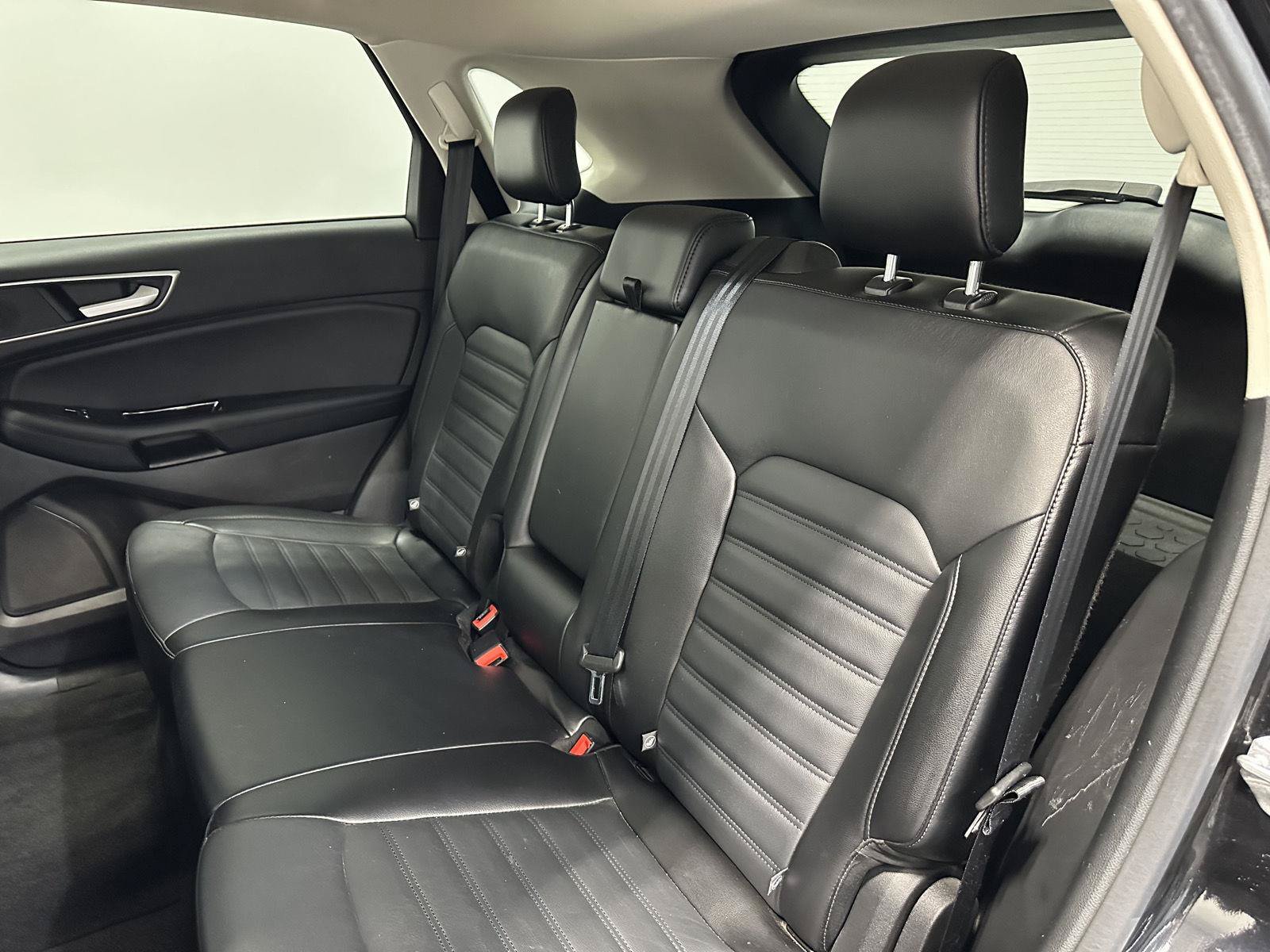 Used 2018 Ford Edge SEL w/ Equipment Group 201A AWD/4WD image 29