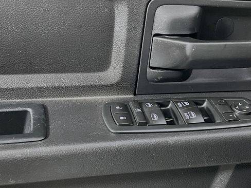 Used 2016 RAM 2500 Tradesman w/ Chrome Appearance Group AWD/4WD image 17