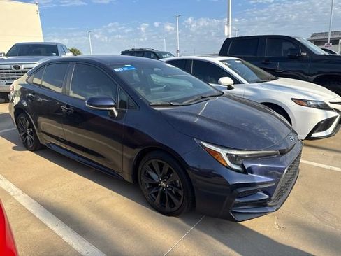 Used 2023 Toyota Corolla SE FWD image 2