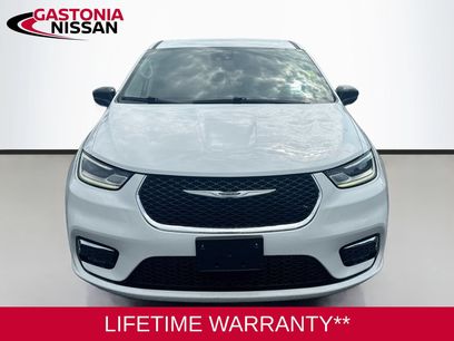 Used 2024 Chrysler Pacifica Touring-L