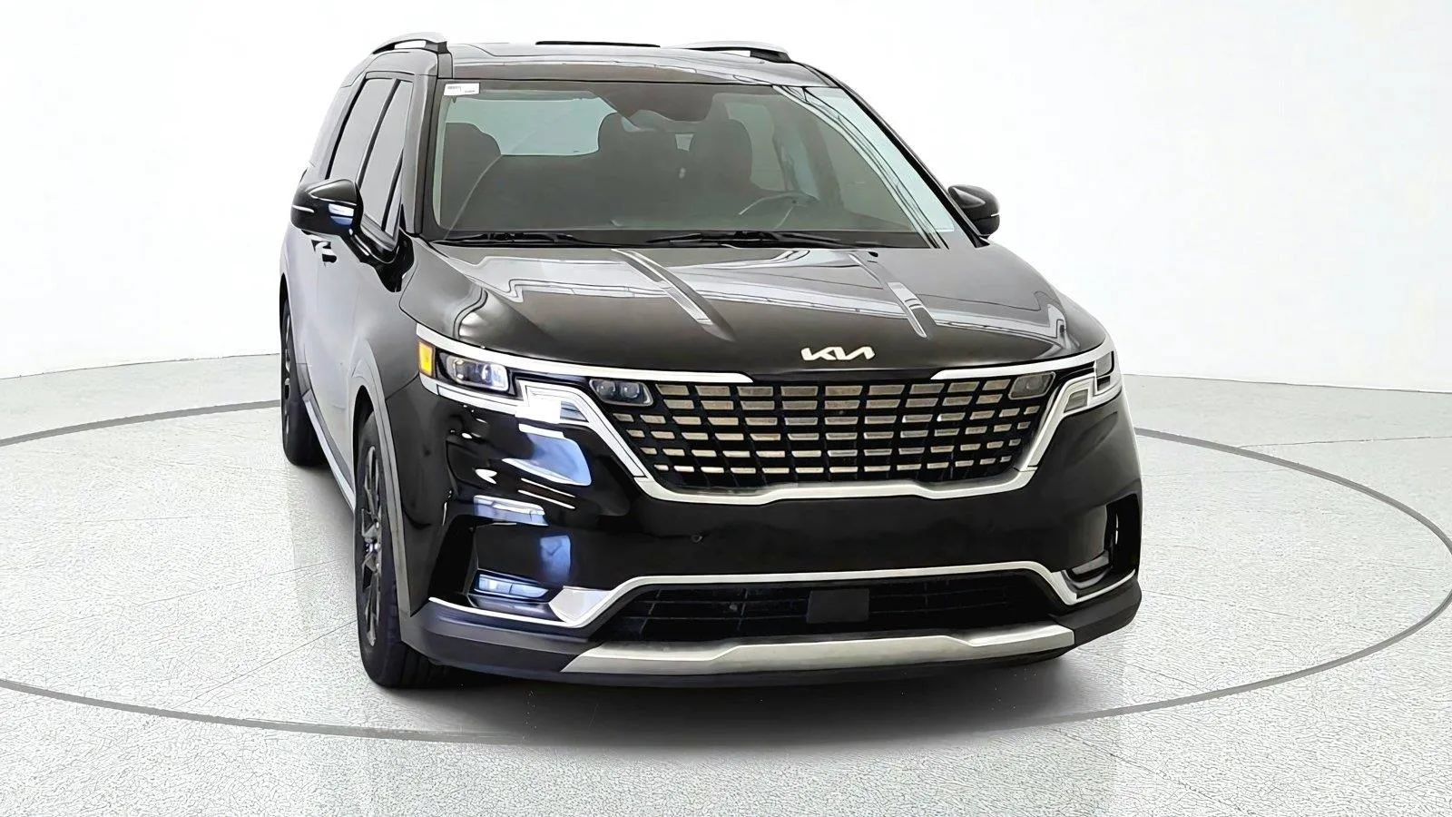 Used 2022 Kia Carnival SX Prestige FWD image 2