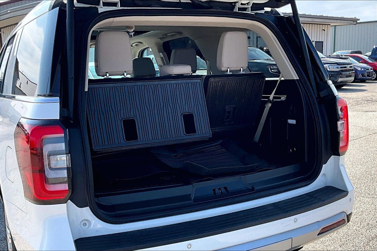 Used 2024 Ford Expedition Limited AWD/4WD image 20