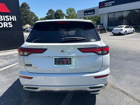 Used 2022 Mitsubishi Outlander SE AWD/4WD image 4
