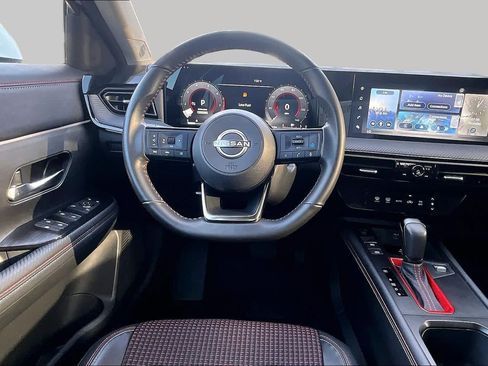 Certified 2025 Nissan Kicks SR FWD image 6