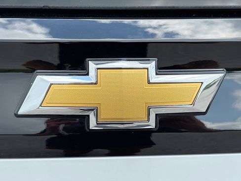 Used 2026 Chevrolet Suburban High Country AWD/4WD image 11