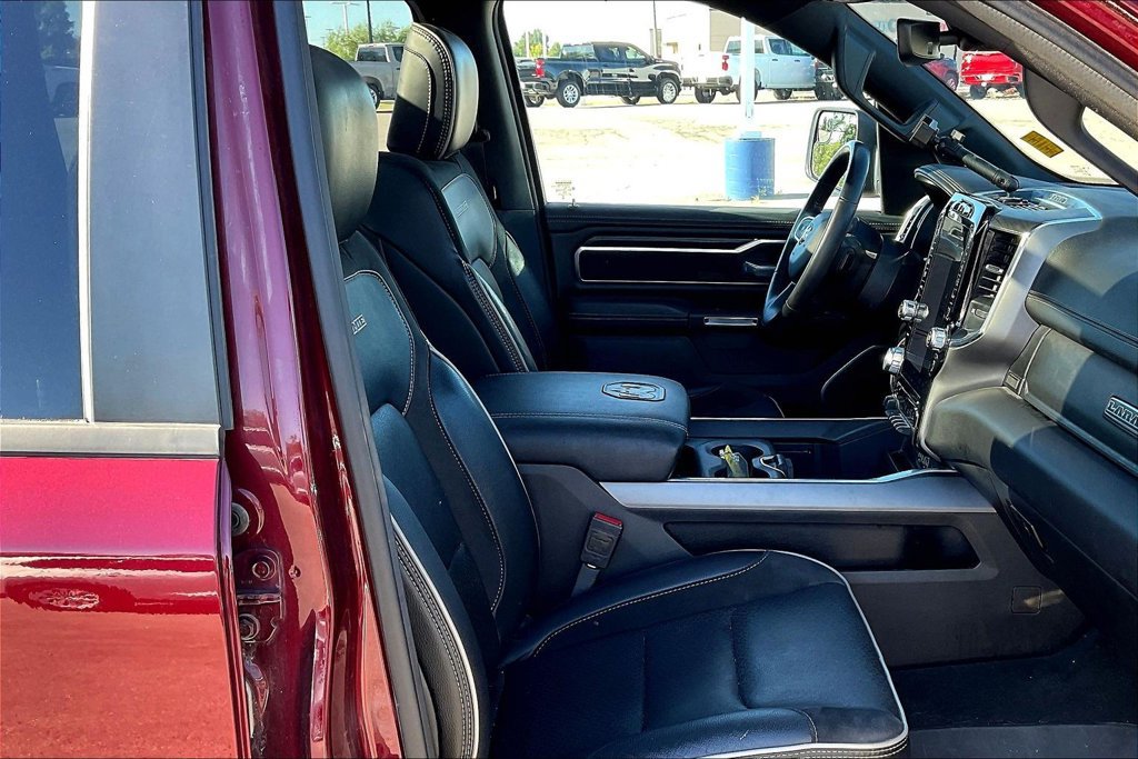 Used 2024 RAM 1500 Laramie AWD/4WD image 15