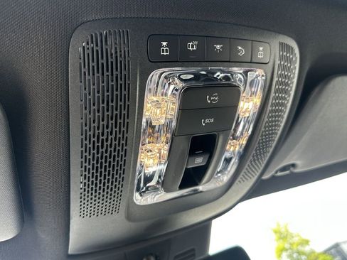 Certified 2025 Mercedes-Benz GLB 250 image 33