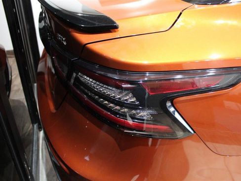 Used 2021 Nissan Maxima SR w/ Sport Mat Group FWD image 11