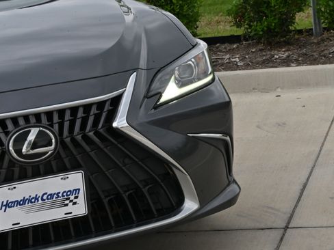 Used 2022 Lexus ES 350 w/ Premium Package image 10