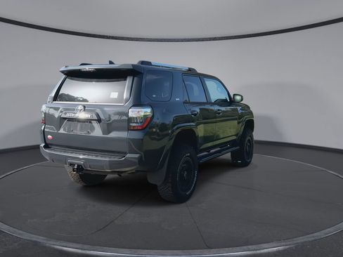 Used 2024 Toyota 4Runner SR5 AWD/4WD image 8